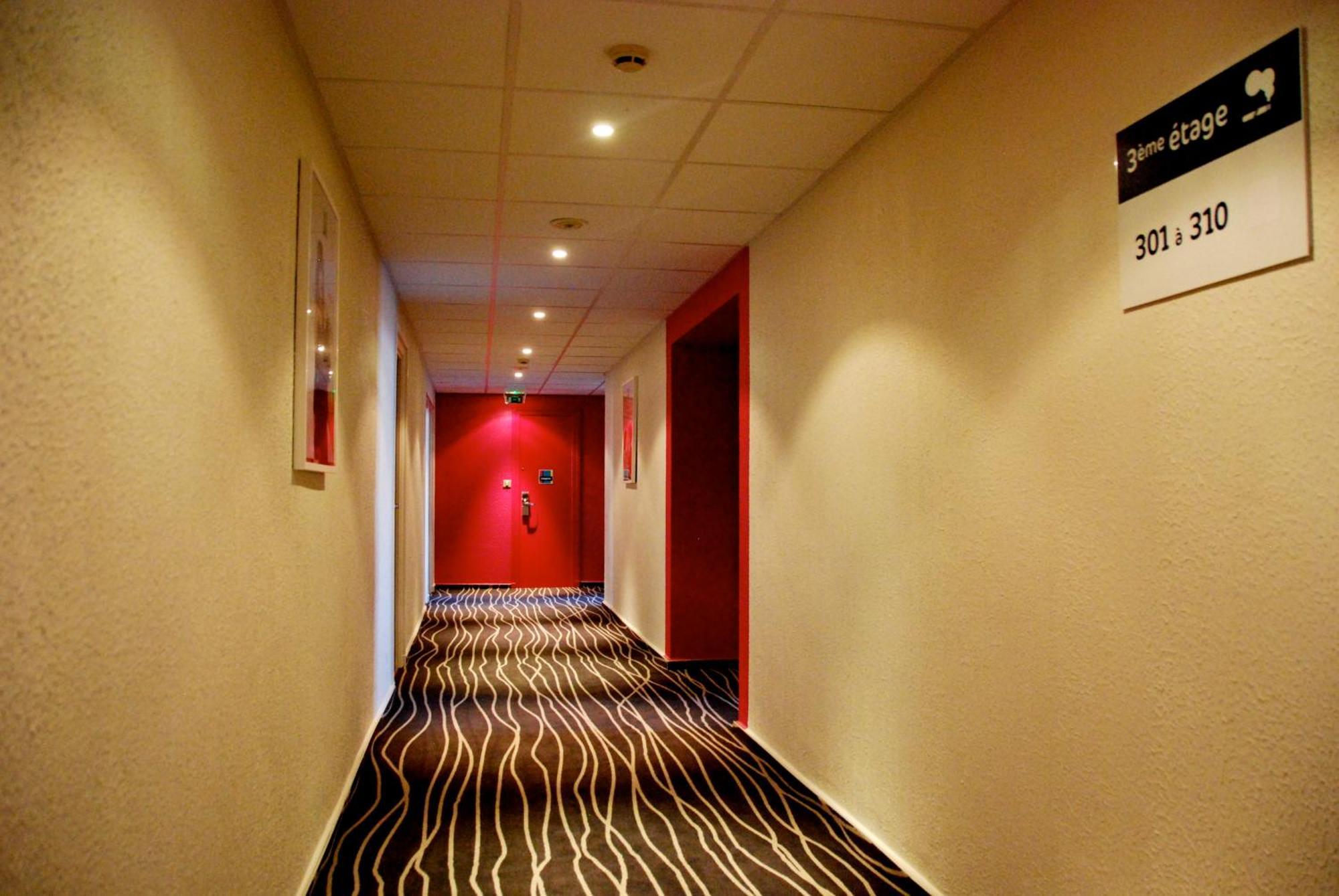 Ibis Styles Roanne Centre Gare Hotel Bagian luar foto