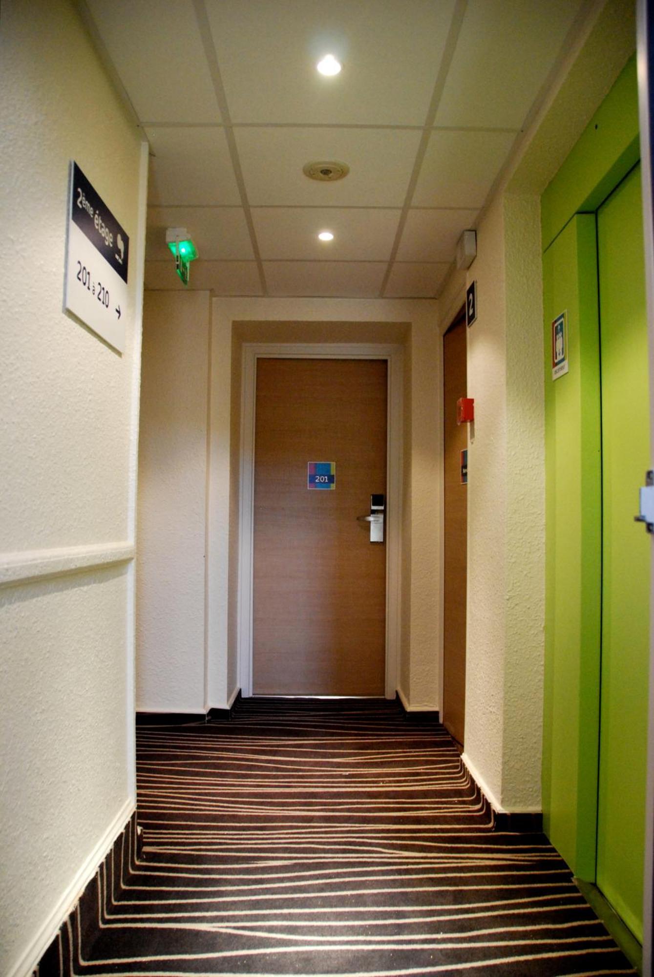 Ibis Styles Roanne Centre Gare Hotel Bagian luar foto