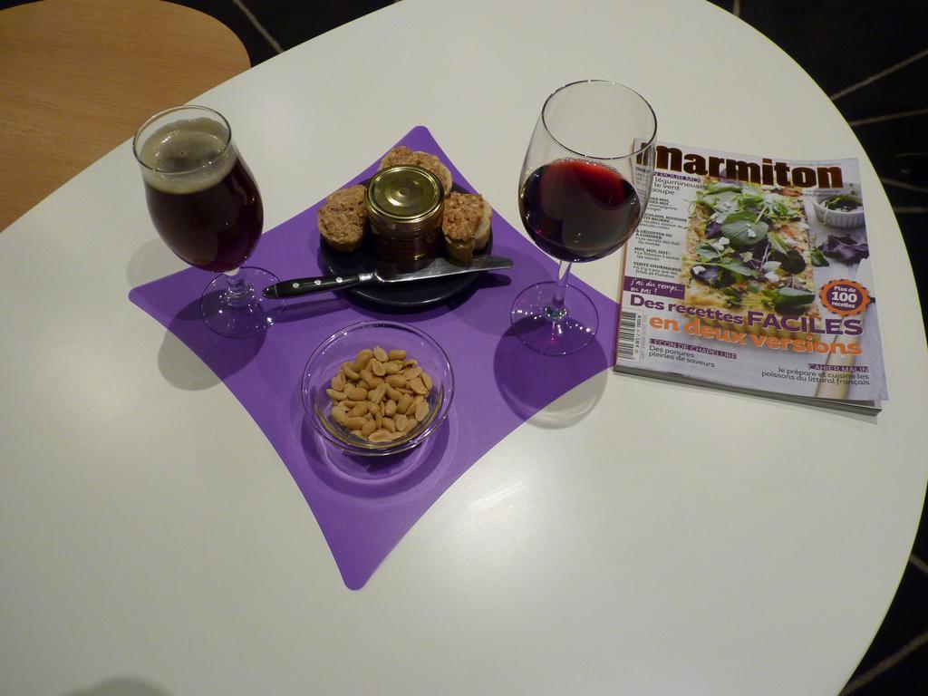 Ibis Styles Roanne Centre Gare Hotel Bagian luar foto