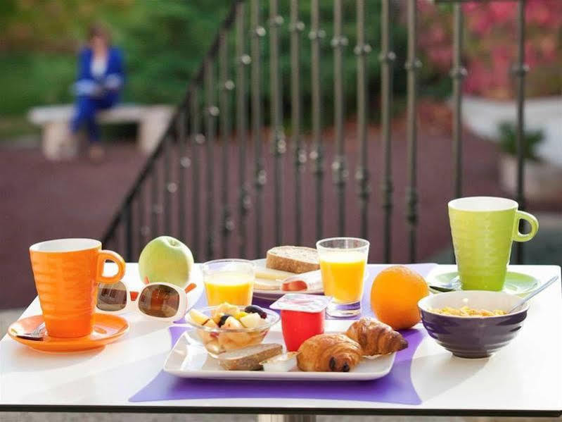 Ibis Styles Roanne Centre Gare Hotel Bagian luar foto