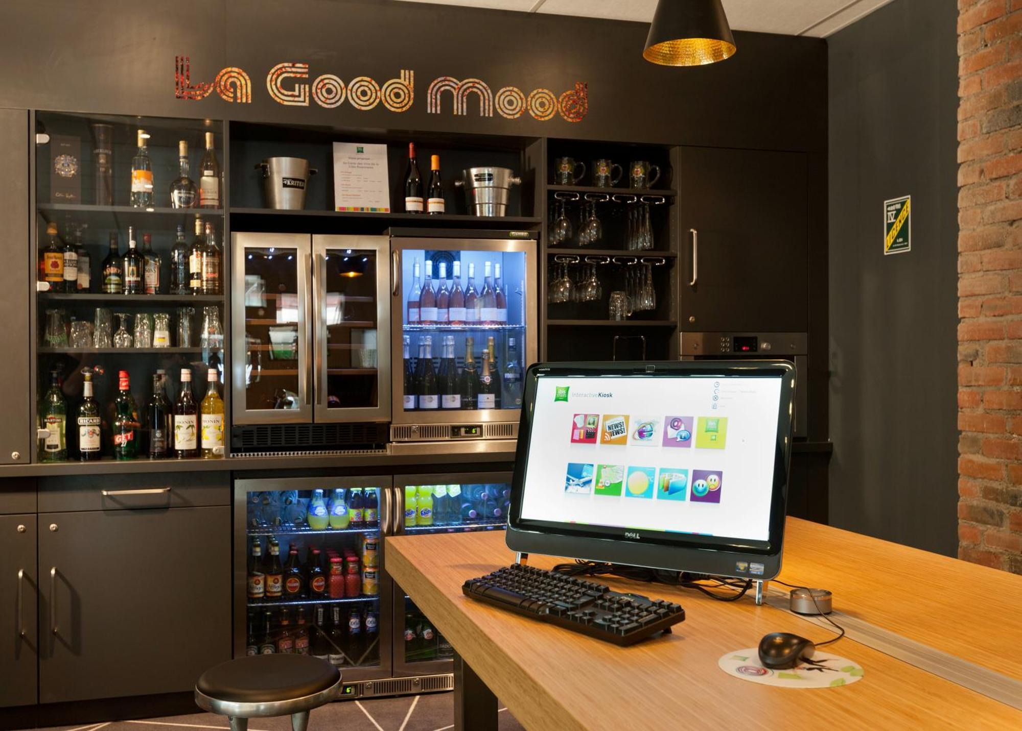 Ibis Styles Roanne Centre Gare Hotel Bagian luar foto